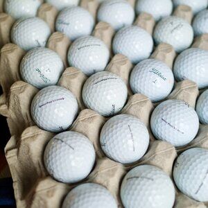 ONE dozen (12) Titleist pro v1 Golf Balls